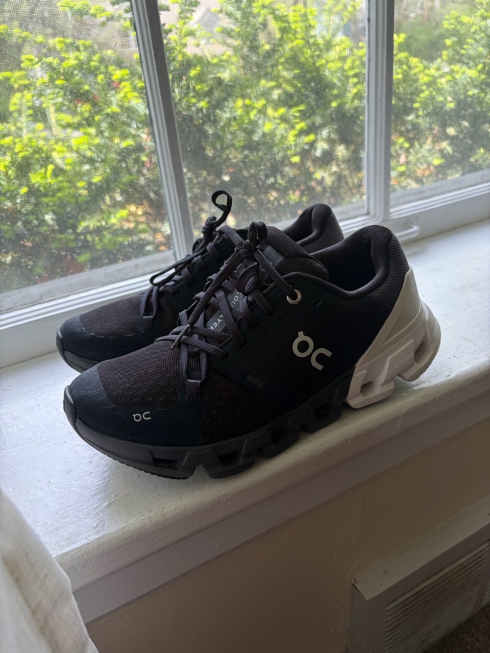 On Cloud Running Sneakers - Black/White